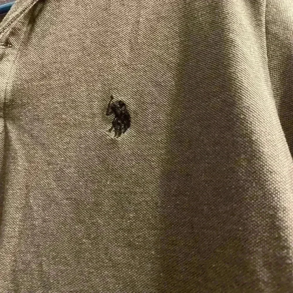 U.S.Polo Assn. collared shirt in gray with navy logo Men’s size large - Picture 2 of 7